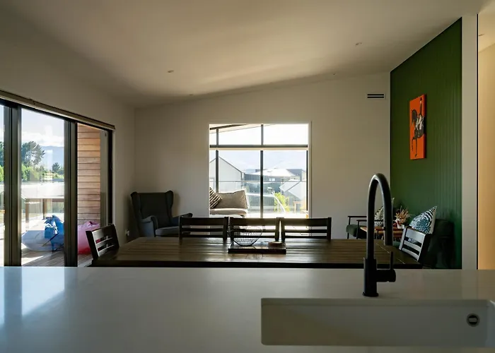 The Yacht Northlake Apartment *