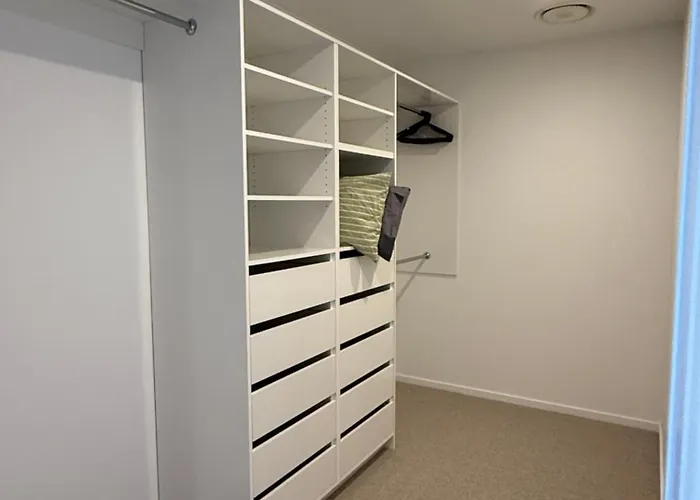 The Yacht Northlake Apartment *